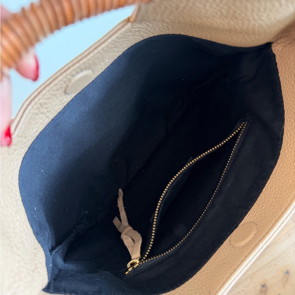 Oliveve Tan Leather Tote Bag - Picture 4 of 4